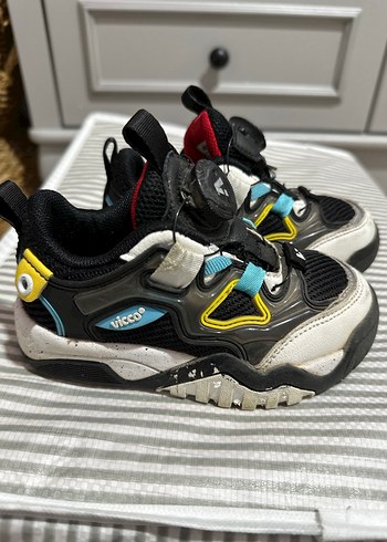 Velcro Kapamalı Çok Renkli Erkek Çocuk Spor Ayakkabı
