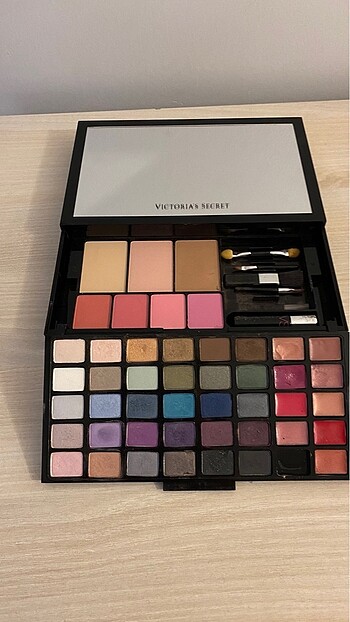Victoria?s secret makyaj paleti