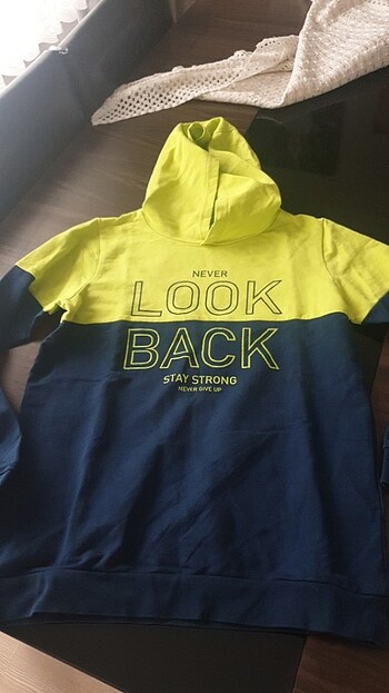 Sweatshirt
