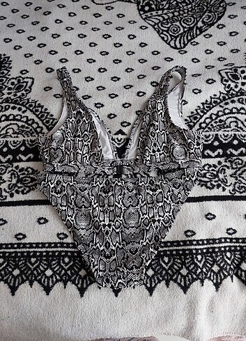 PİERRE CARDİN YILAN DESENLİ BİKİNİ TAKIMI - Görsel 2