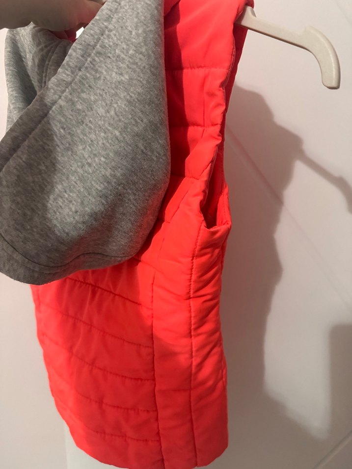 Kız Çocuk Kırmızı Fermuarlı Yelek - Görsel 4