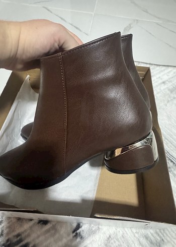 Kadın Kahverengi Deri Dolgu Topuklu Bot - Görsel 4