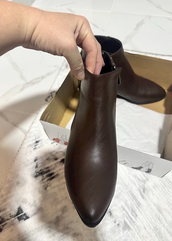 Kadın Kahverengi Deri Dolgu Topuklu Bot - Görsel 3