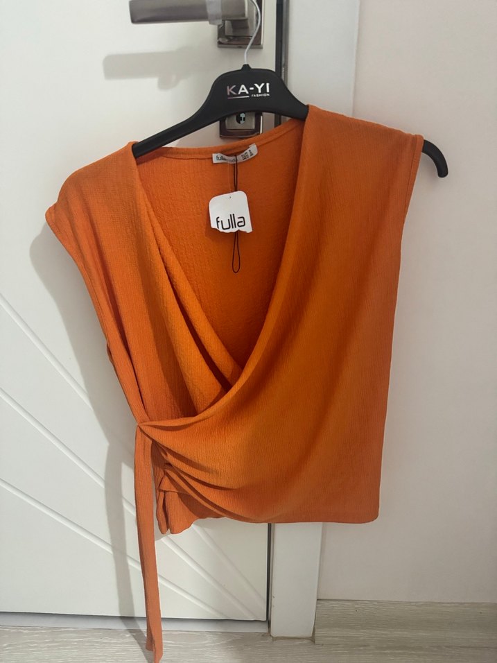 Turuncu Dökümlü V Yaka Kolsuz Keten Bluz - Görsel 2