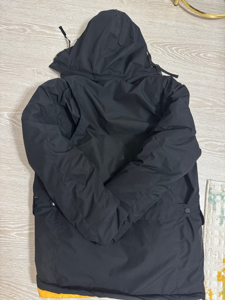 Düğmeli Siyah Erkek Sokak Stili Mont - Görsel 5