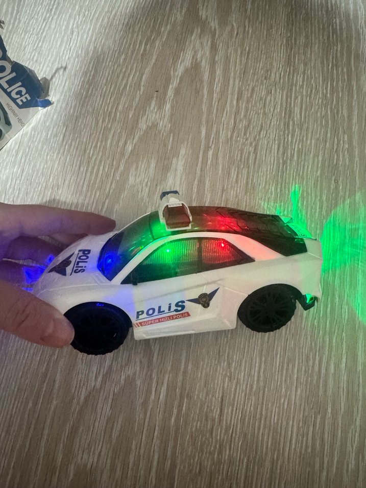 Beyaz Polis Oyuncak Arabası 3D Işıklı - Görsel 3