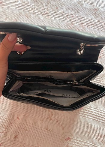 Zincir Detaylı Siyah Kadın Deri Çanta - Görsel 2