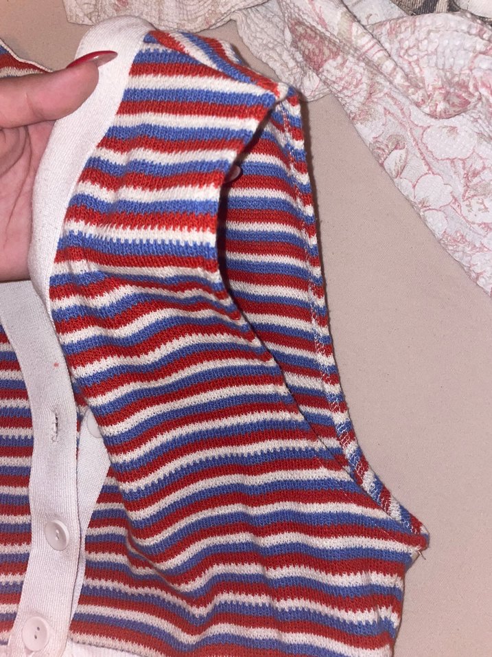 Çizgili V Yaka Triko  Yelek - Görsel 3