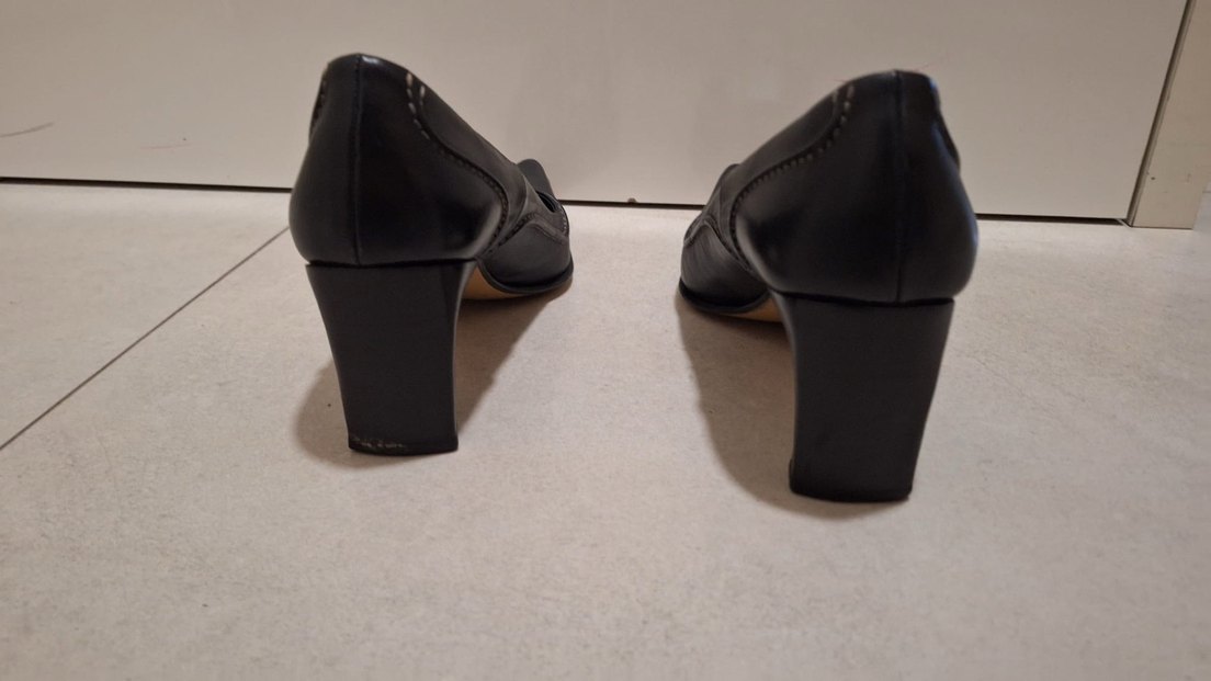 Klasik Siyah Kadın Topuklu Ayakkabı - Görsel 3