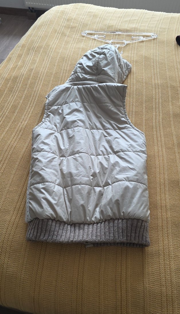 Bej Kapüşonlu Kadın Yelek - Görsel 4