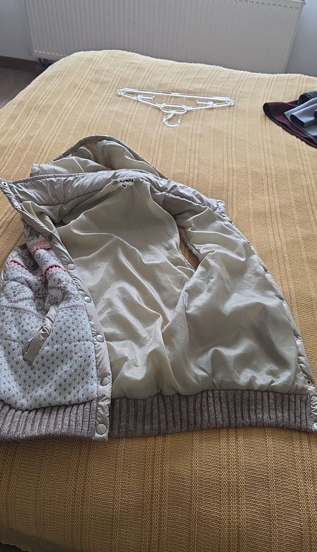 Bej Kapüşonlu Kadın Yelek - Görsel 5