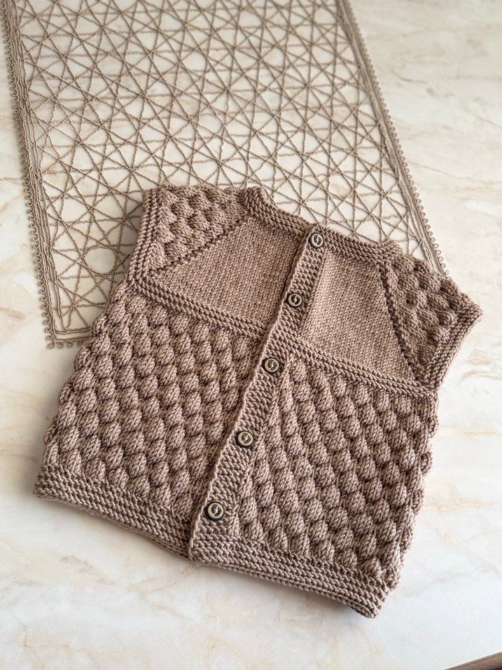 Kız Çocuk Kahverengi Örgü Yelek - Görsel 3