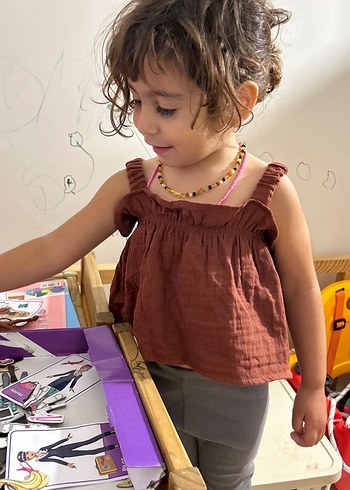 24-36 Ay Beden Kız Çocuk Kahverengi Kolsuz Nakışlı Bluz