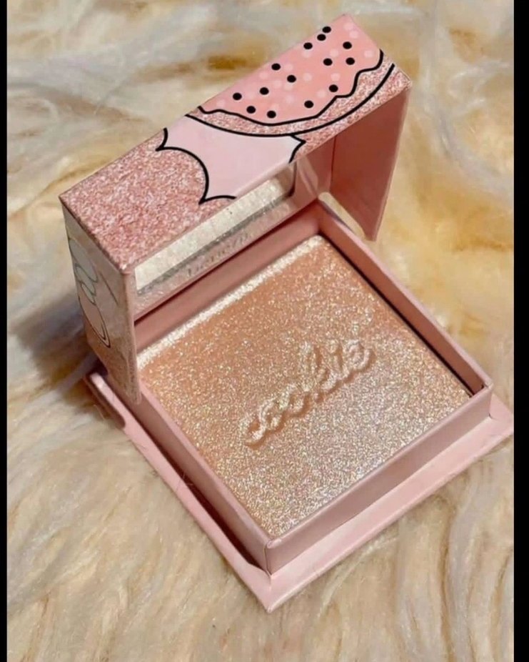 Benefit Altın Tonlu Aydınlatıcı Allık - Görsel 2