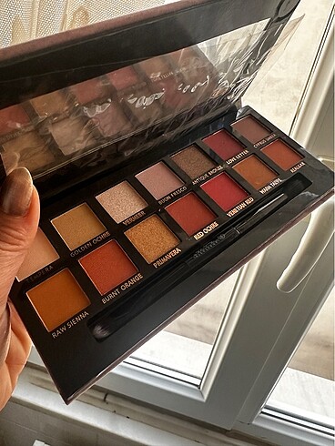 Anastasia beverly hills modern