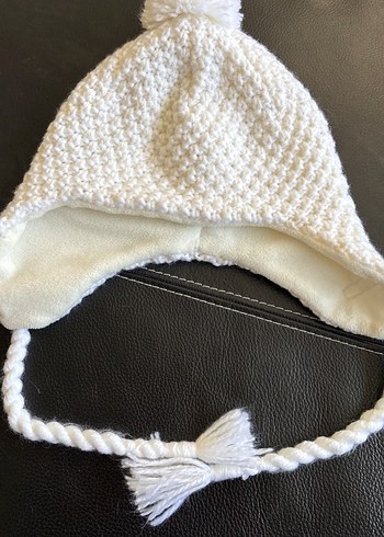 12+ Yaş, > 23 cm Beden Beyaz Örgü Çocuk Kulaklıklı Bere