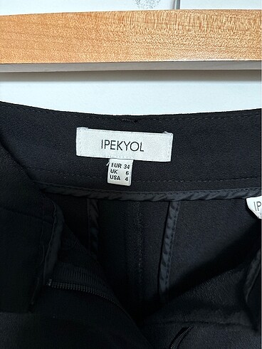 ipekyol İpekyol. Klasik kumaş pantolon.