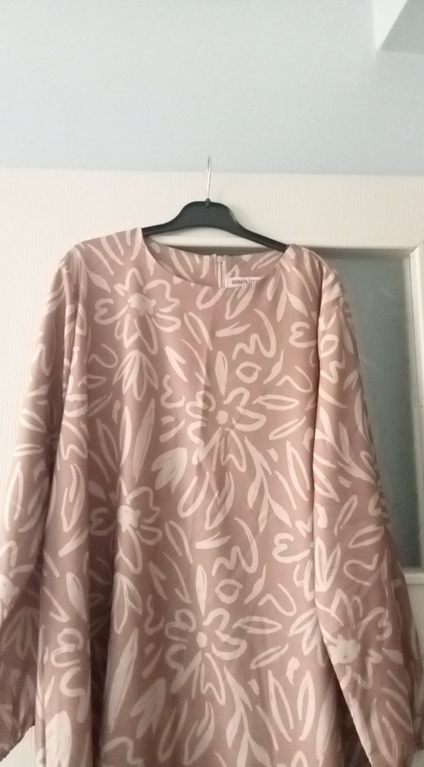 Bej Uzun Kollu Bol Kesim Kadın Elbise tek bir kere giyildi - Görsel 2