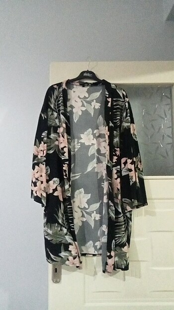 Çiçek desenli kimono