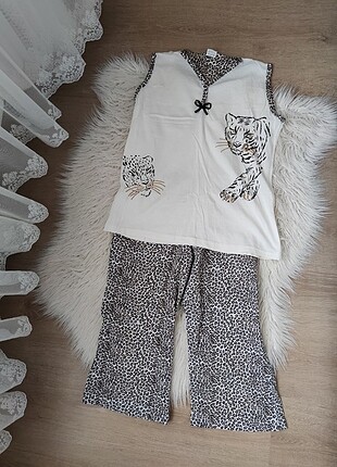 Leopar desenli pijama takımı