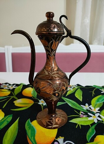 Çok eskilerden kalma antika kalem işçiliği ile bakır ibrik 21 cm