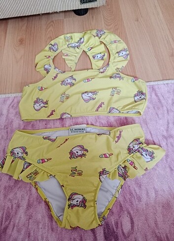 Lc waikiki marka kız çocuk mayo 9-10 yas