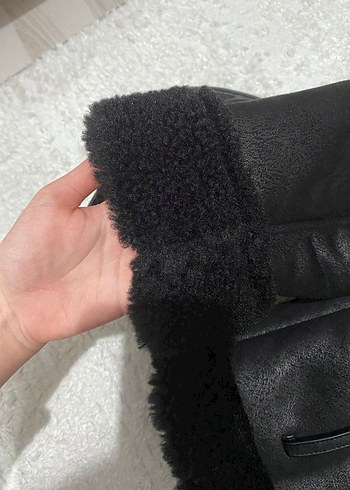 Stradivarius Siyah Kürklü Kadın Deri Biker Ceket - Görsel 6