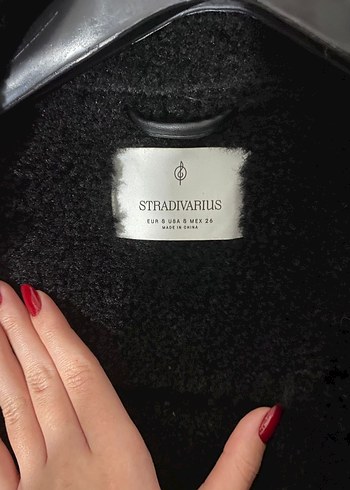 Stradivarius Siyah Kürklü Kadın Deri Biker Ceket - Görsel 3