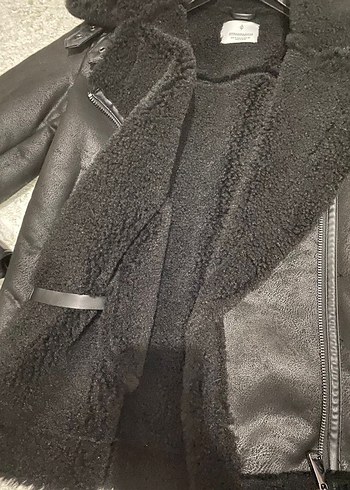 Stradivarius Siyah Kürklü Kadın Deri Biker Ceket - Görsel 8