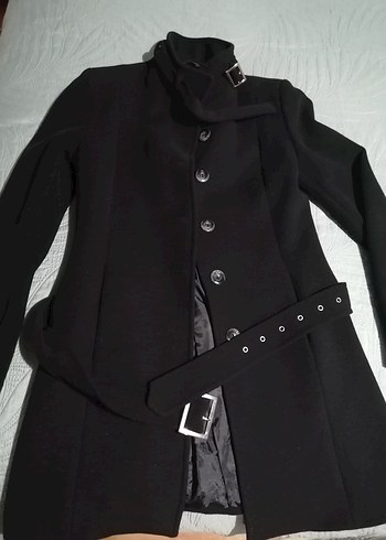 Düğmeli Siyah Kaban - Görsel 3