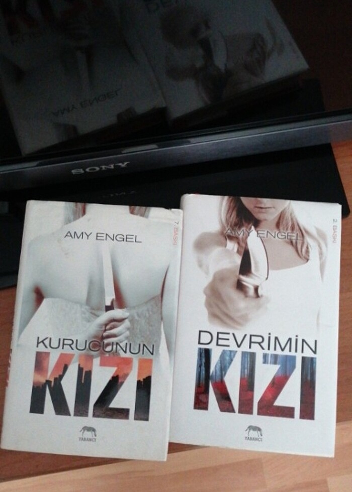 Kurucunun kızı, Devrimin kızı - Görsel 2