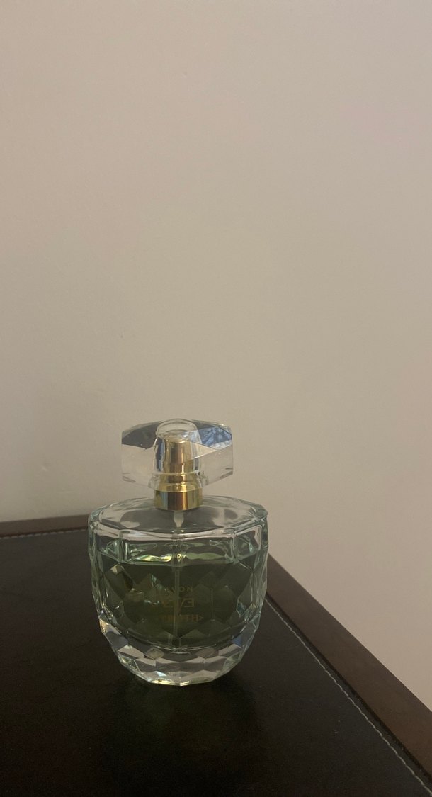 Kadın Parfümü Kristal Şişede - Görsel 2