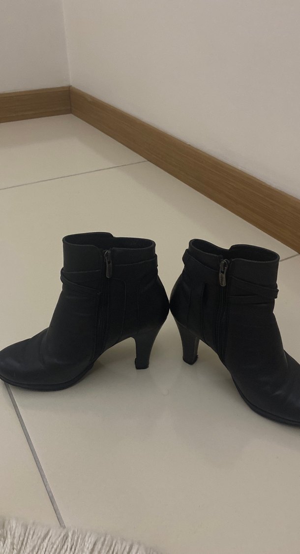 Siyah Deri Tokalı Stiletto Topuklu Bot - Görsel 2