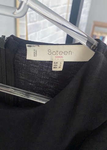 Saaten Volan Detaylı Siyah Midi Elbise