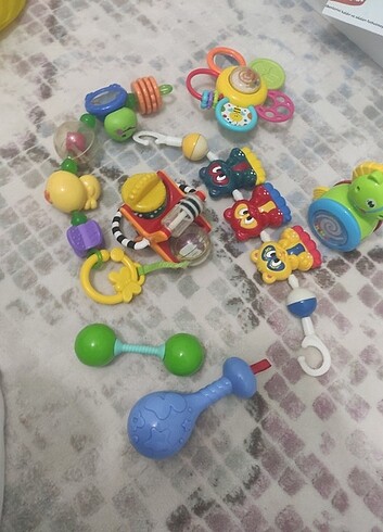 Çok sayıda bebek oyuncagi