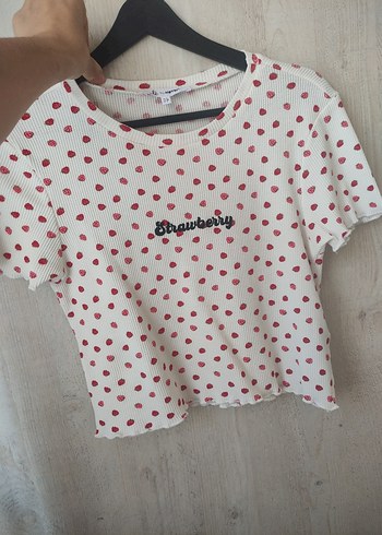 Beyaz Mini Çilek Desenli Kısa Kollu Tişört