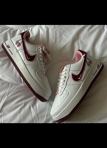 NIKE KİRAZLI İTHAL SPOR AYAKKABI 