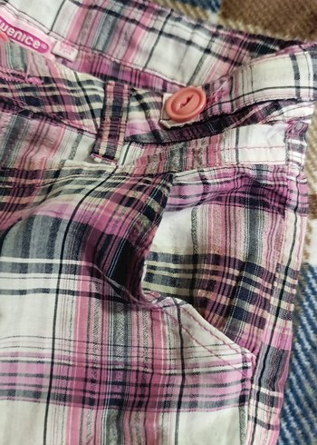 Kızlar için düğmeli pembe kareli şort - Görsel 4