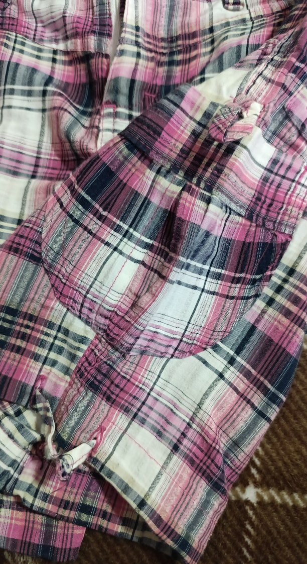 Kızlar için düğmeli pembe kareli şort - Görsel 2