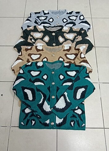 Kadın crop leopar hırka