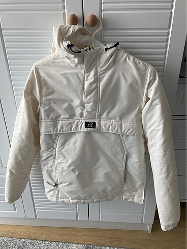 Pull&Bear kanguru cepli mont