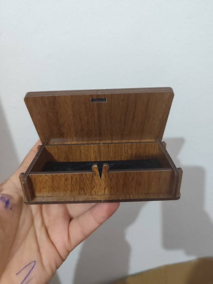 Ahşap Kadın Cüzdanı - Minimalist Desenli - Görsel 3