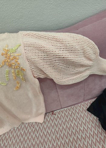 Nakışlı Bej Kısa Örgü Kadın Süveter - Görsel 2