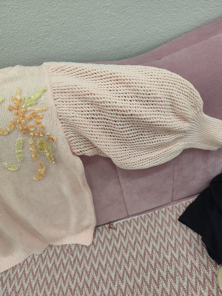 Nakışlı Bej Kısa Örgü Kadın Süveter - Görsel 2