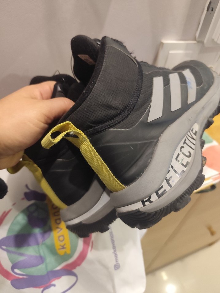 Sarı Baskılı Erkek Çocuk Kaydırmaz Bantlı Bot - Görsel 2