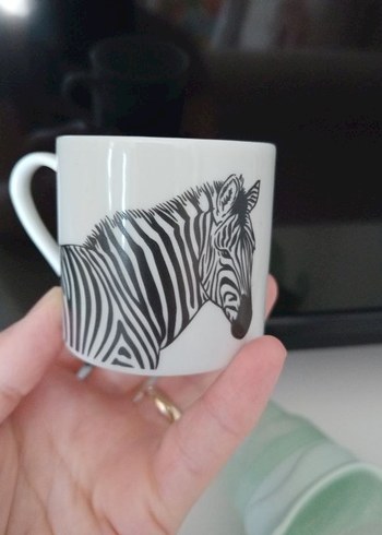 Beden Gri Zebra Desenli Fincan