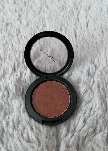 MAC Koyu Bej Allık - Görsel 2