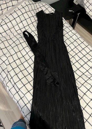 Uzun Pilili Siyah Gotik Elbise