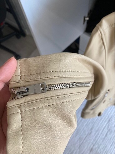 xs Beden ten rengi Renk Bershka deri ceket