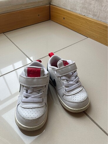 22 Beden Nike spor ayakkabı